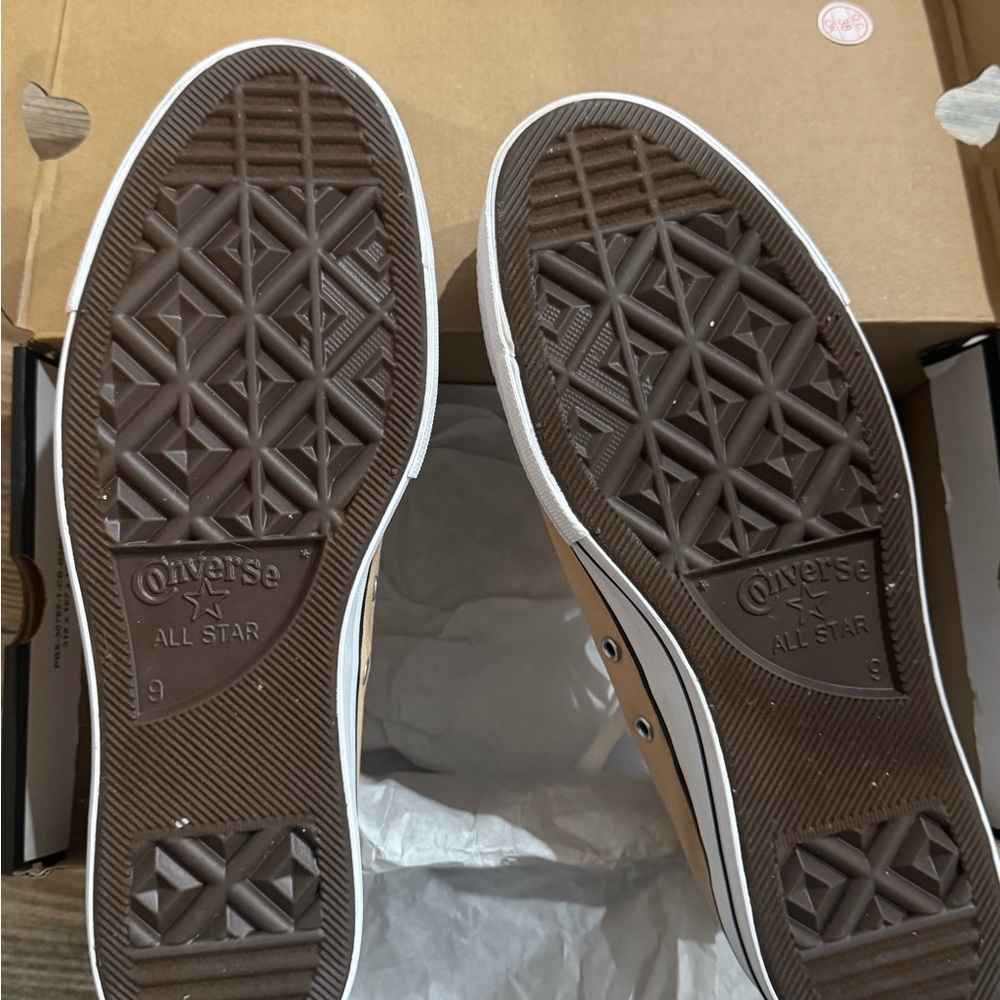 Women’s converse platforms size 11 - Picture 4 of 6